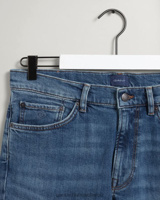 Männer Hayes Slim-Fit-Jeans 0LP6X402 GANT Mittelblau getragen